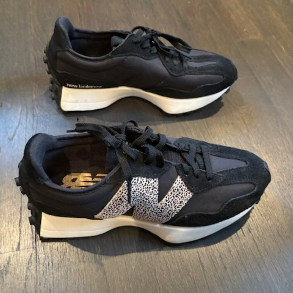 New Balance 327 sneakers in black with leopard detail Size 7